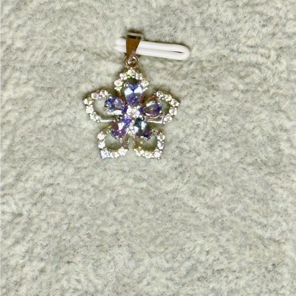 Tanzanite Spinner Purple Flower Pendant - Picture 3 of 4